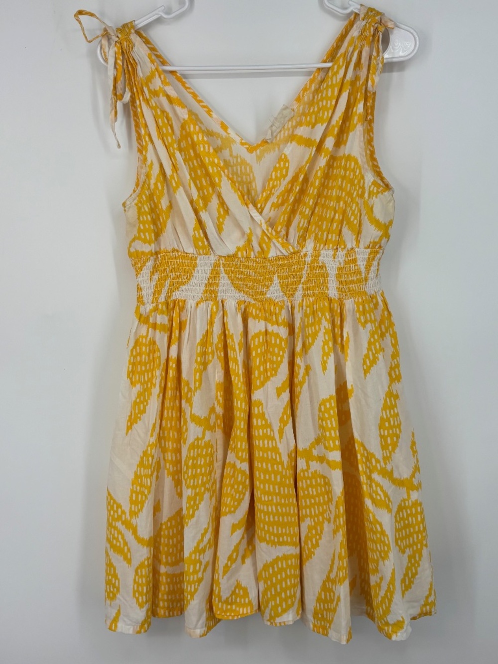 Bombay Paisley Juniors Large Mini Fit and Flare Dress Yellow White Print V-Neck